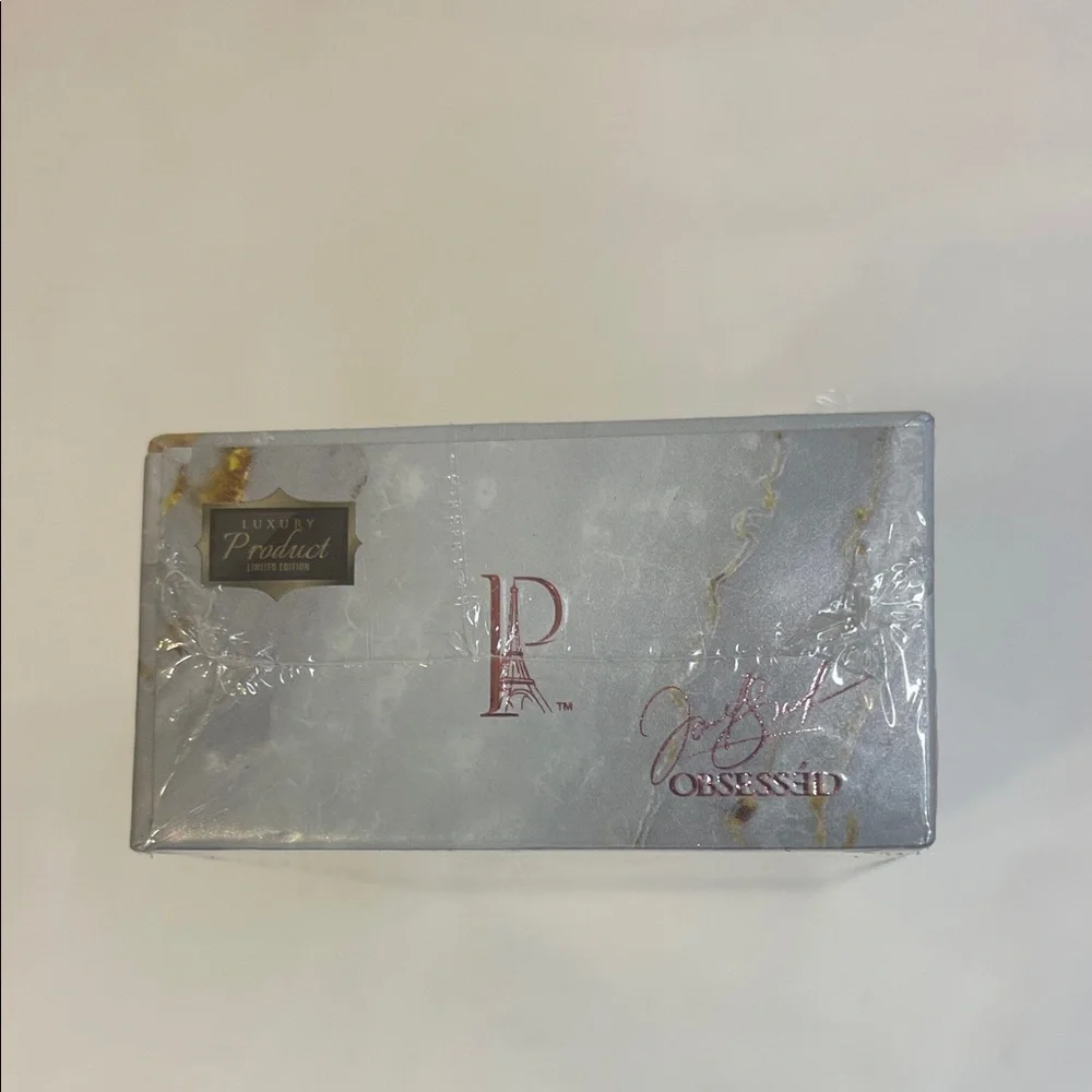 Kisses Prestige Diamond Red Shiny Lipstick NWT